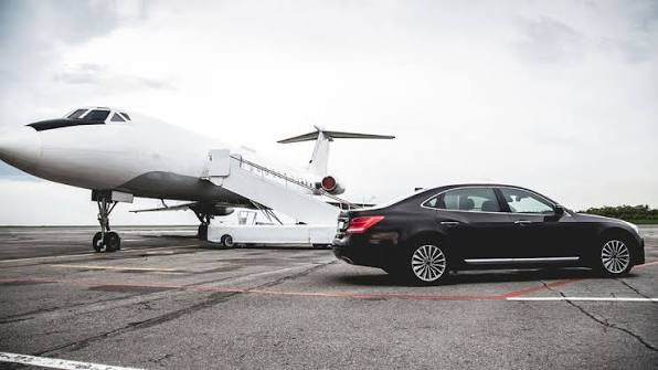 Luxury Transfers Service London executive chauffeur vehicle