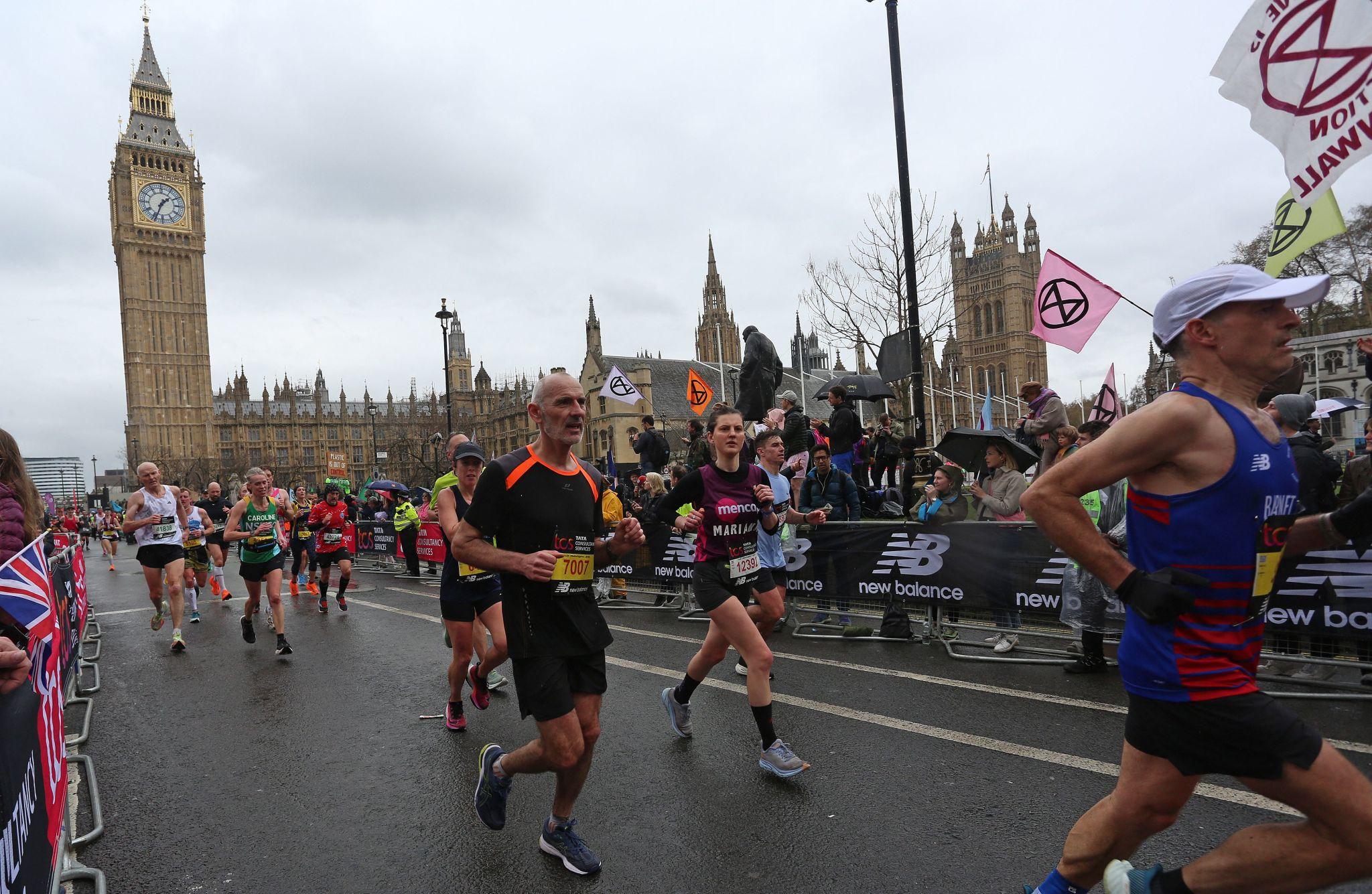 Professional private driver service for London Marathon travel