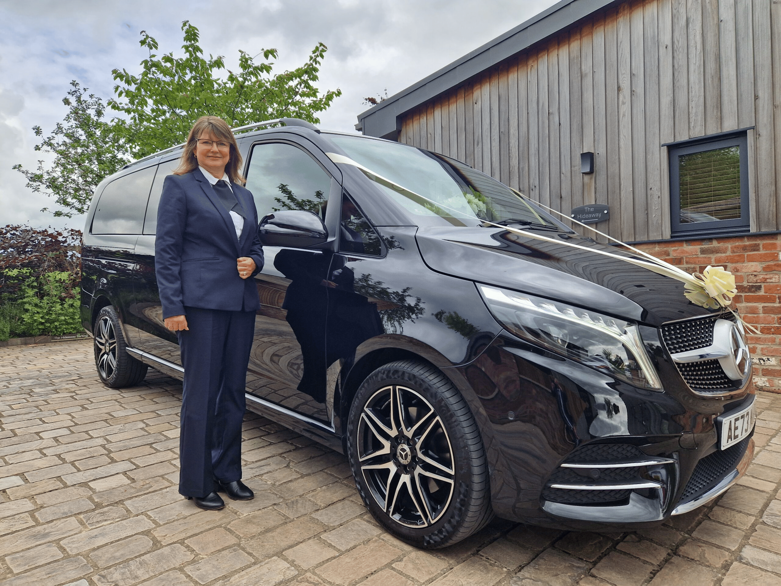 Executive vehicle interior for business travel