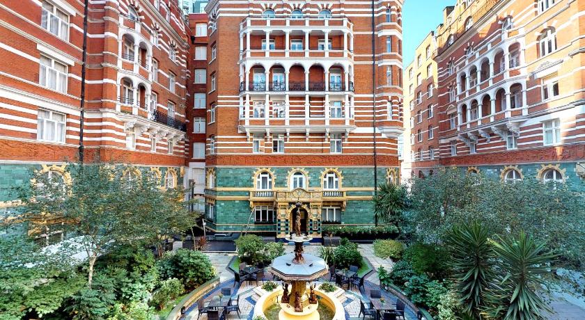 Executive vehicle interior for London hotel travel