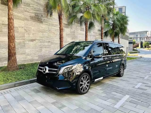 Comfortable chauffeur vehicle for London travel