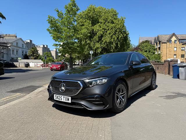 Comfortable chauffeur vehicle for travelling around London