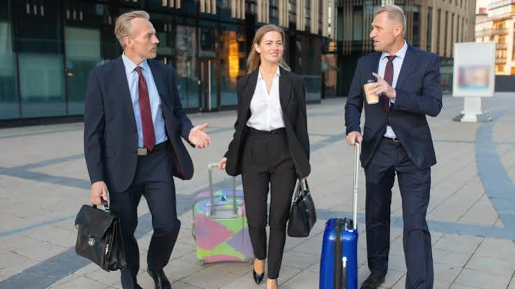 Executive vehicle interior for business travel